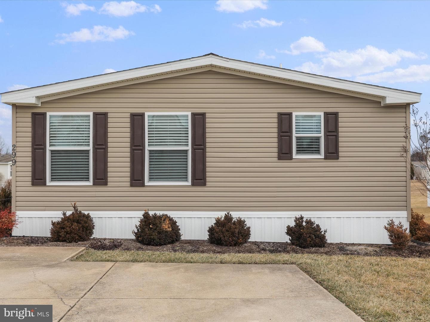 299 Valentine Drive photo 1