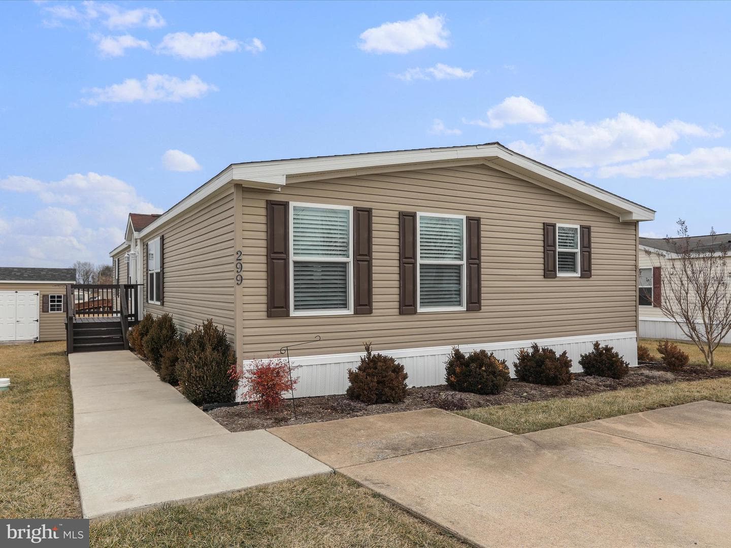 299 Valentine Drive photo 3