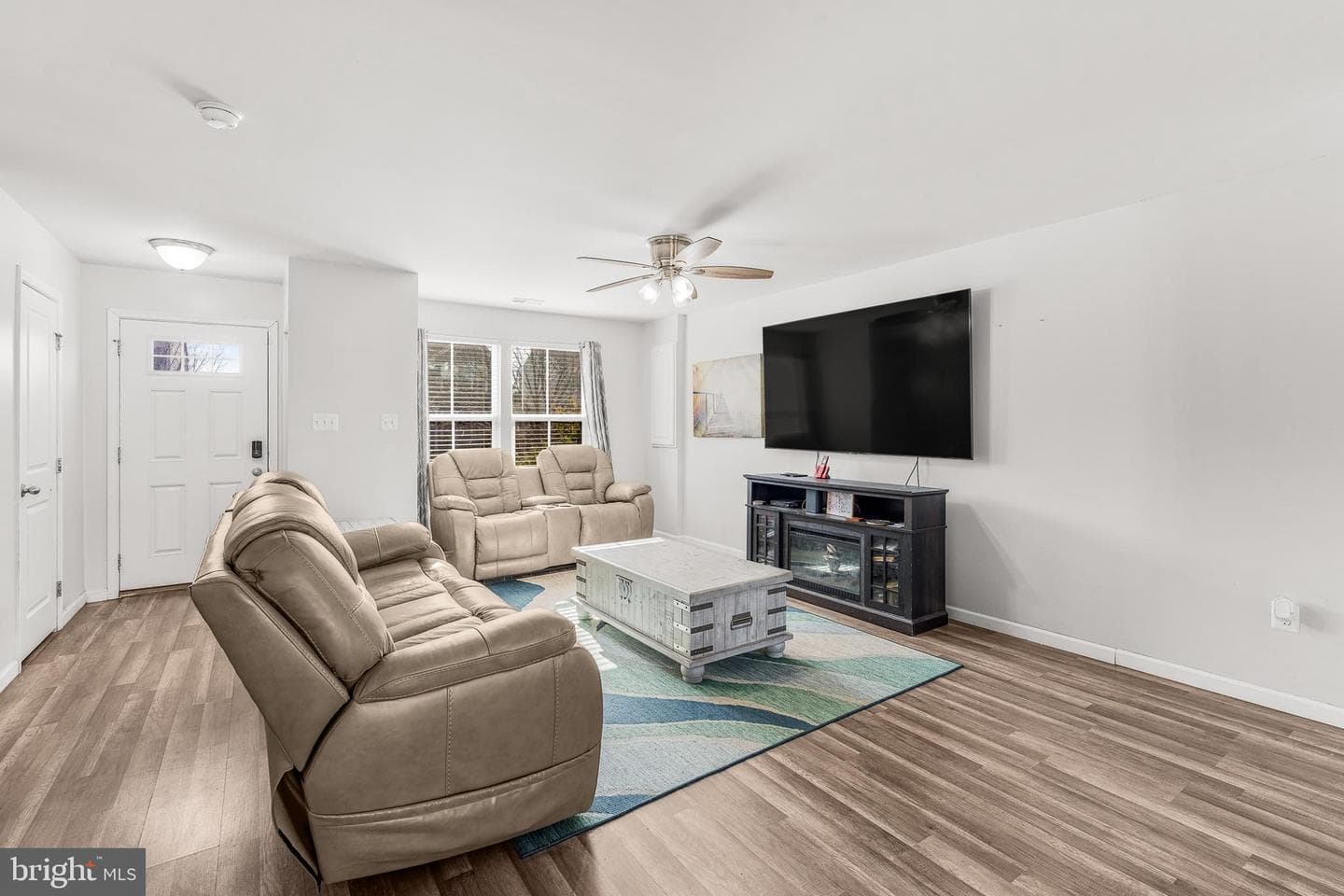 218 Singleton Way photo 6