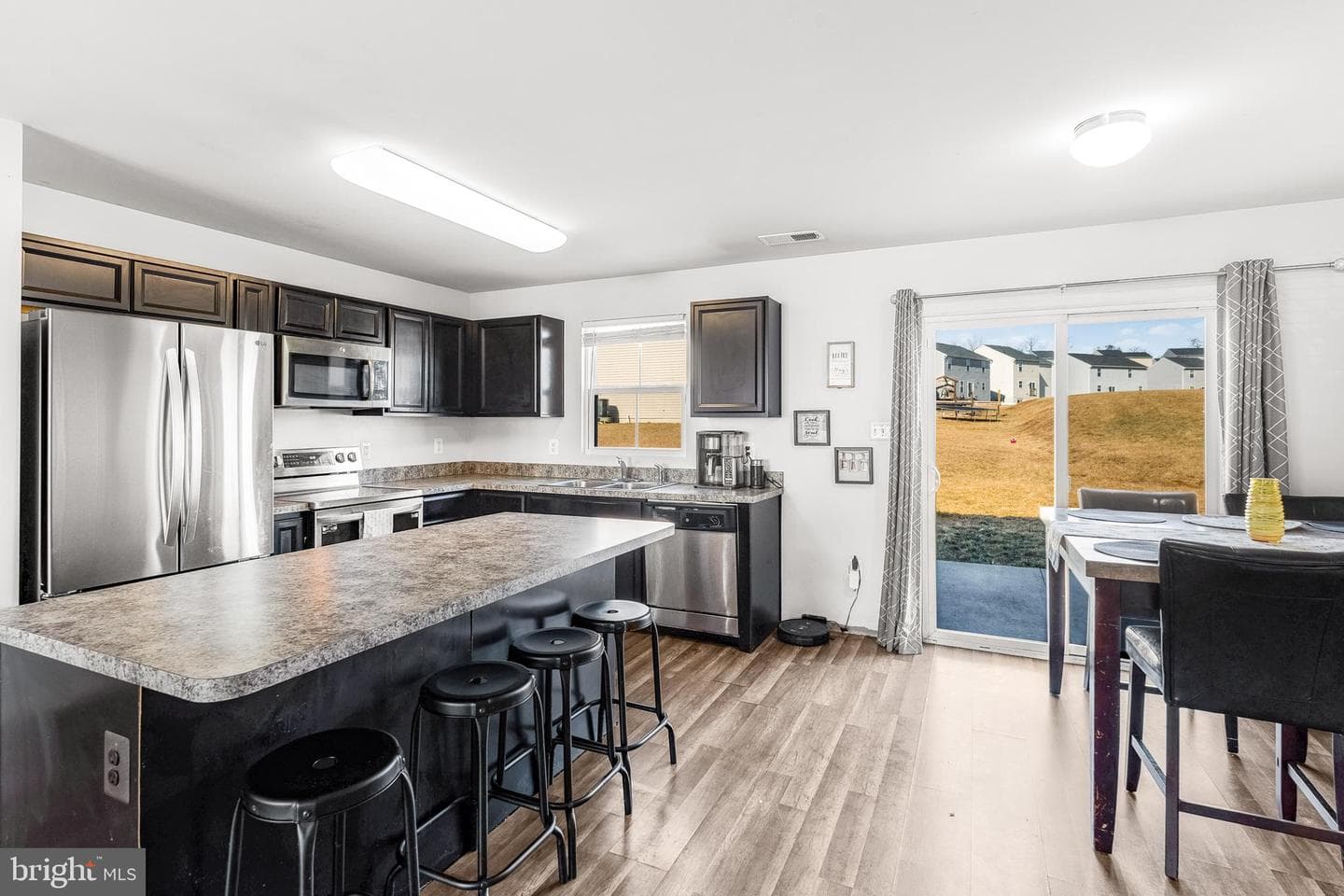 218 Singleton Way photo 8