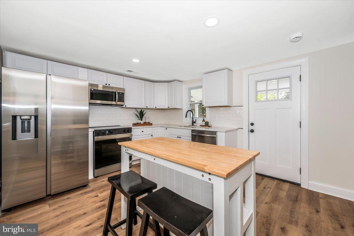713 3rd Street photo 18