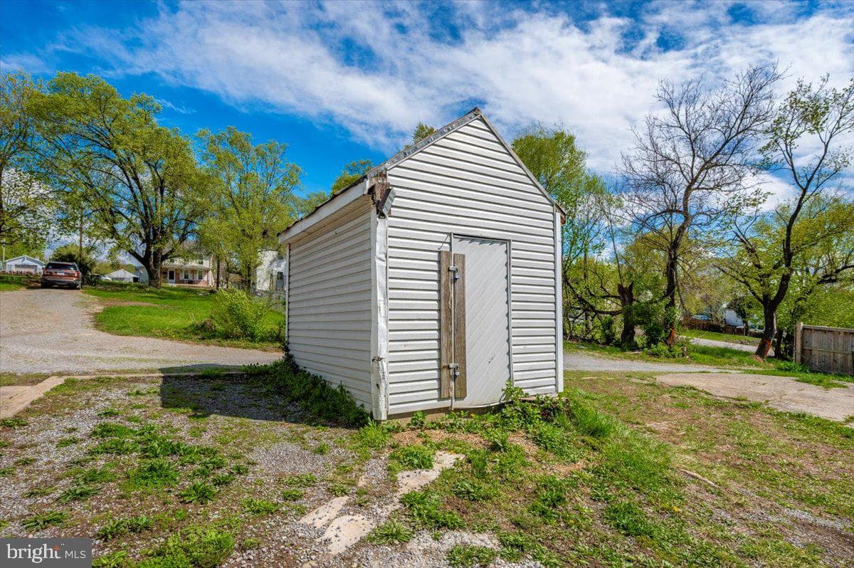 713 3rd Street photo 45
