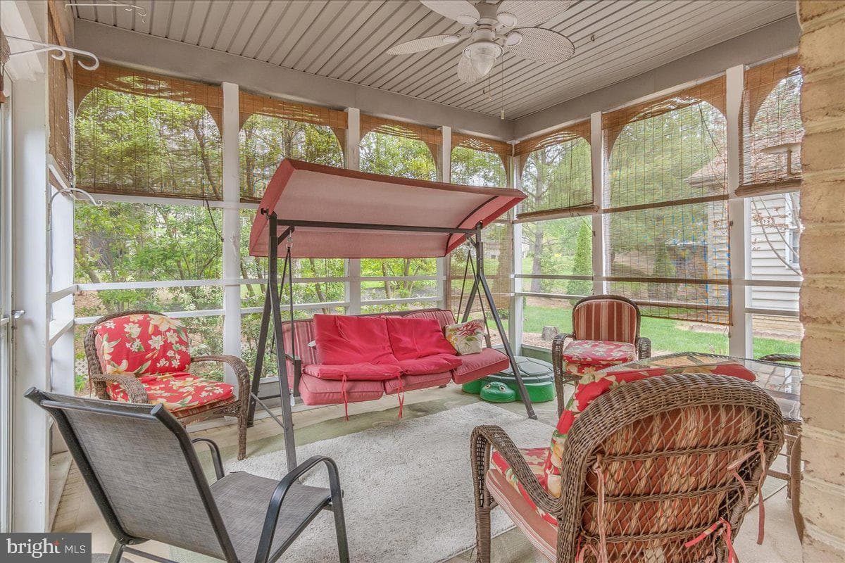 93 Radcliff Lane photo 3
