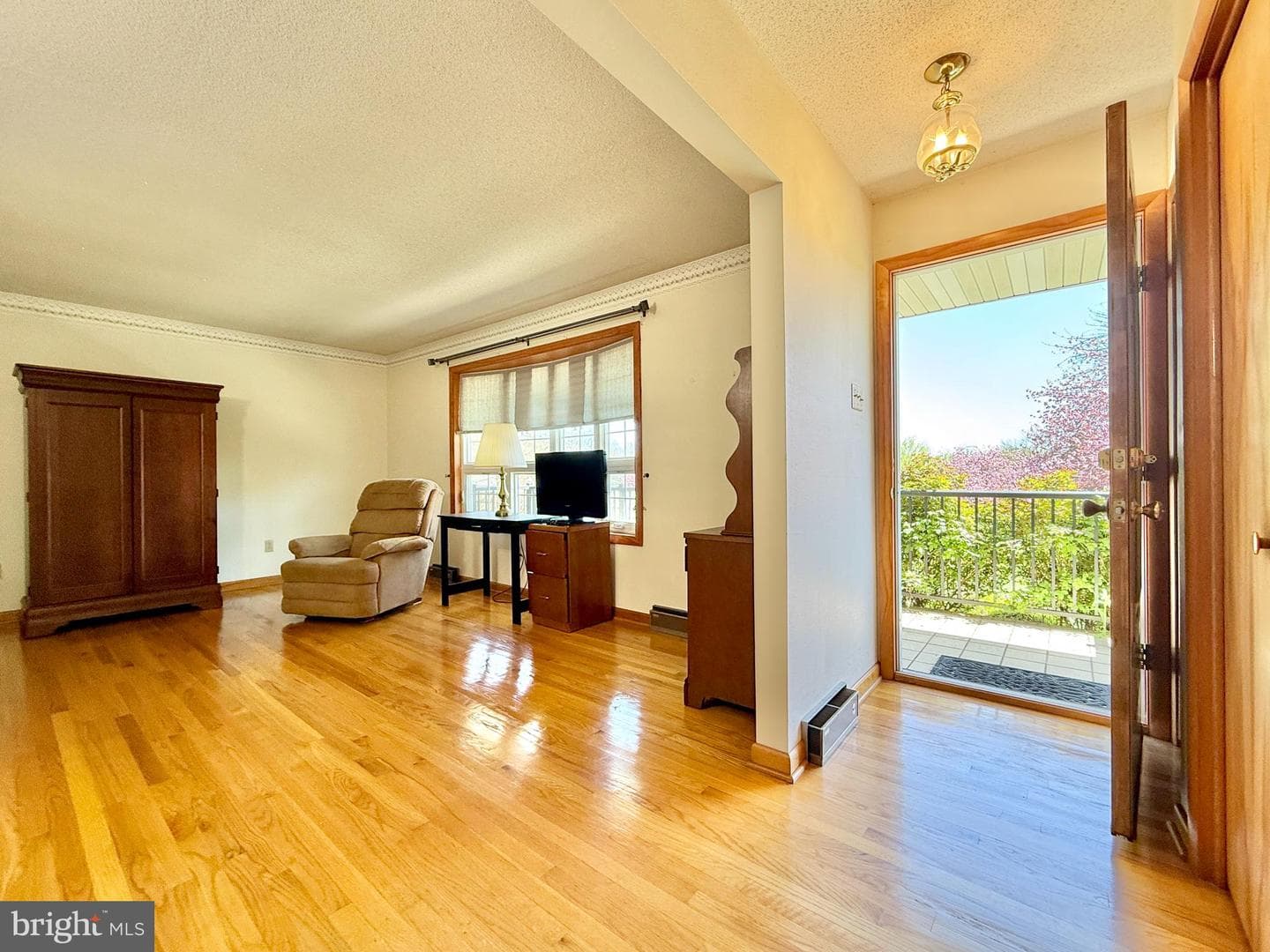 153 Collins Drive photo 17