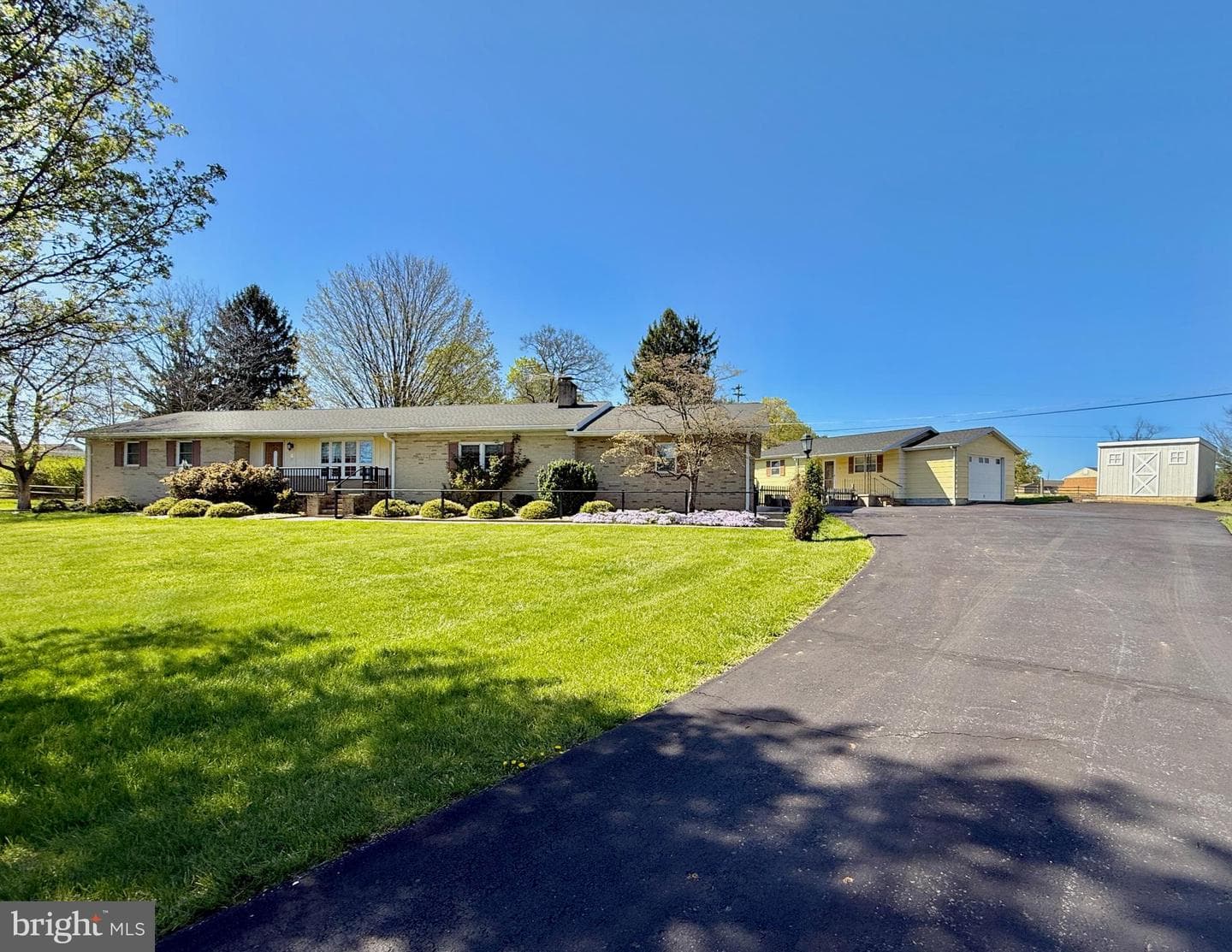 153 Collins Drive photo 18