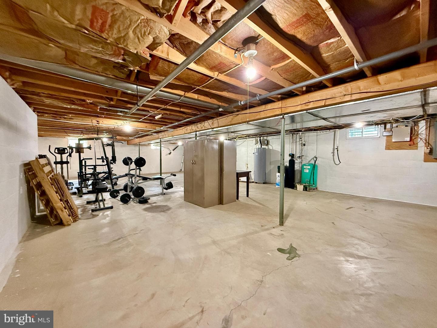153 Collins Drive photo 66