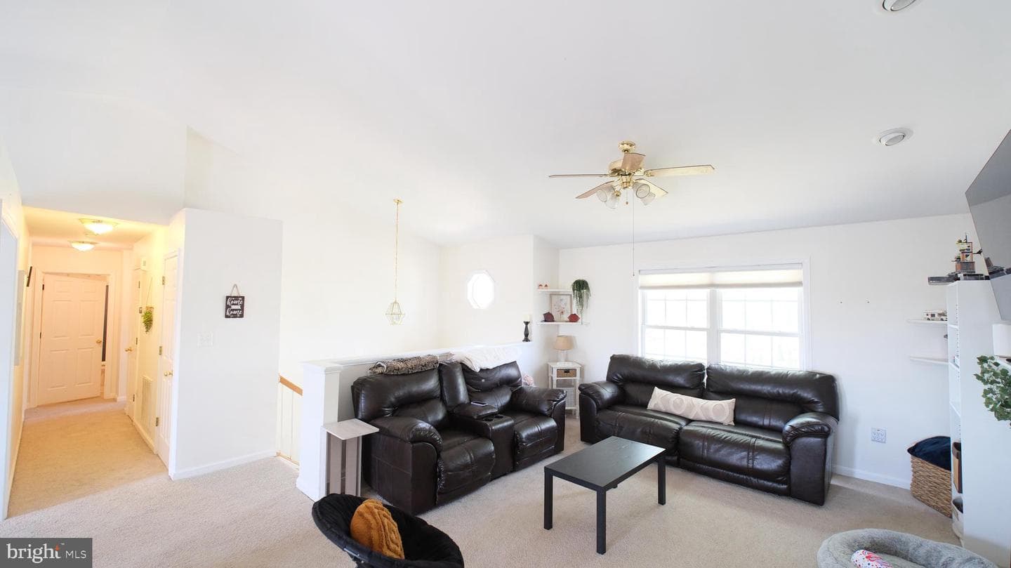 210 Ford Circle photo 12