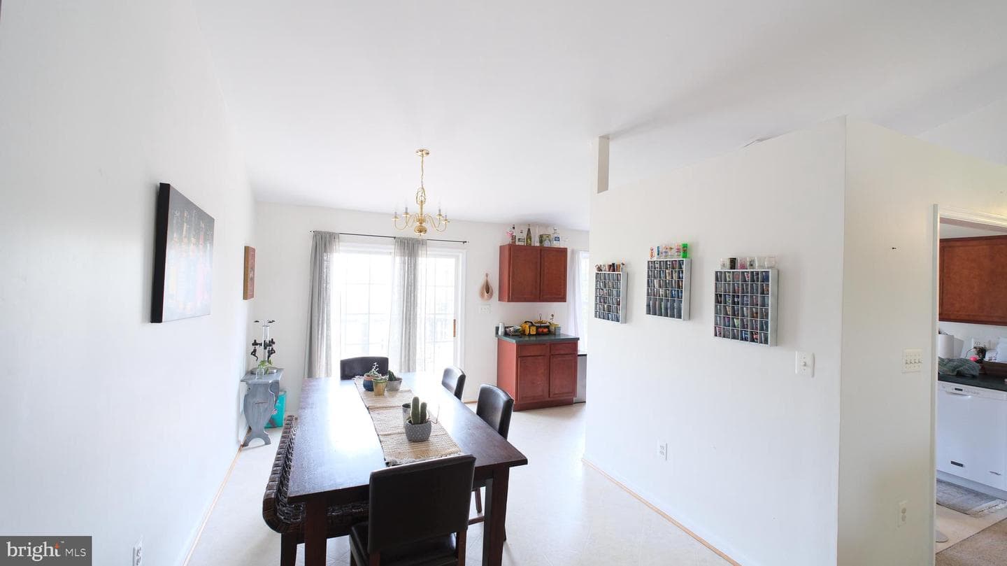 210 Ford Circle photo 14