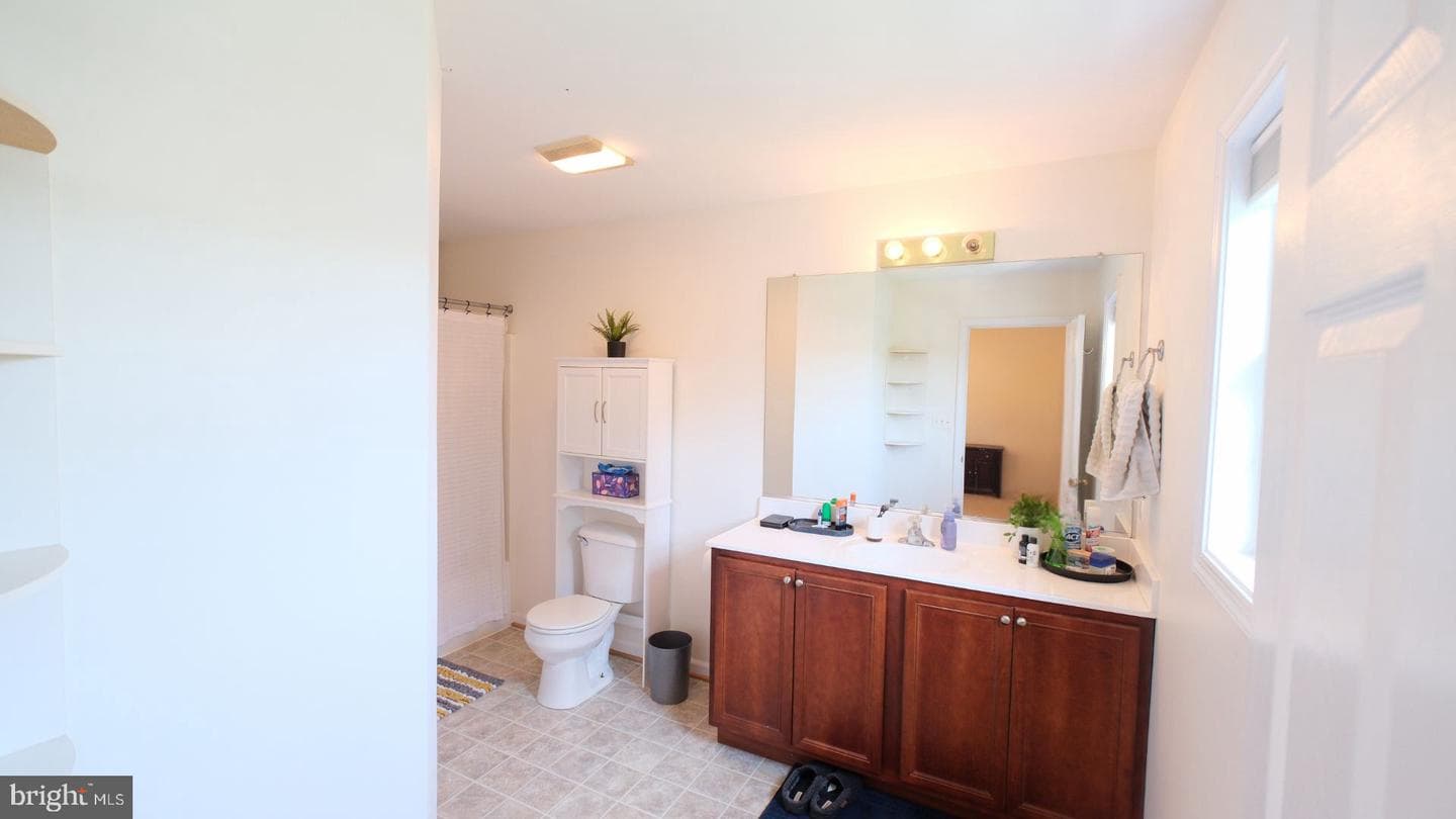 210 Ford Circle photo 41