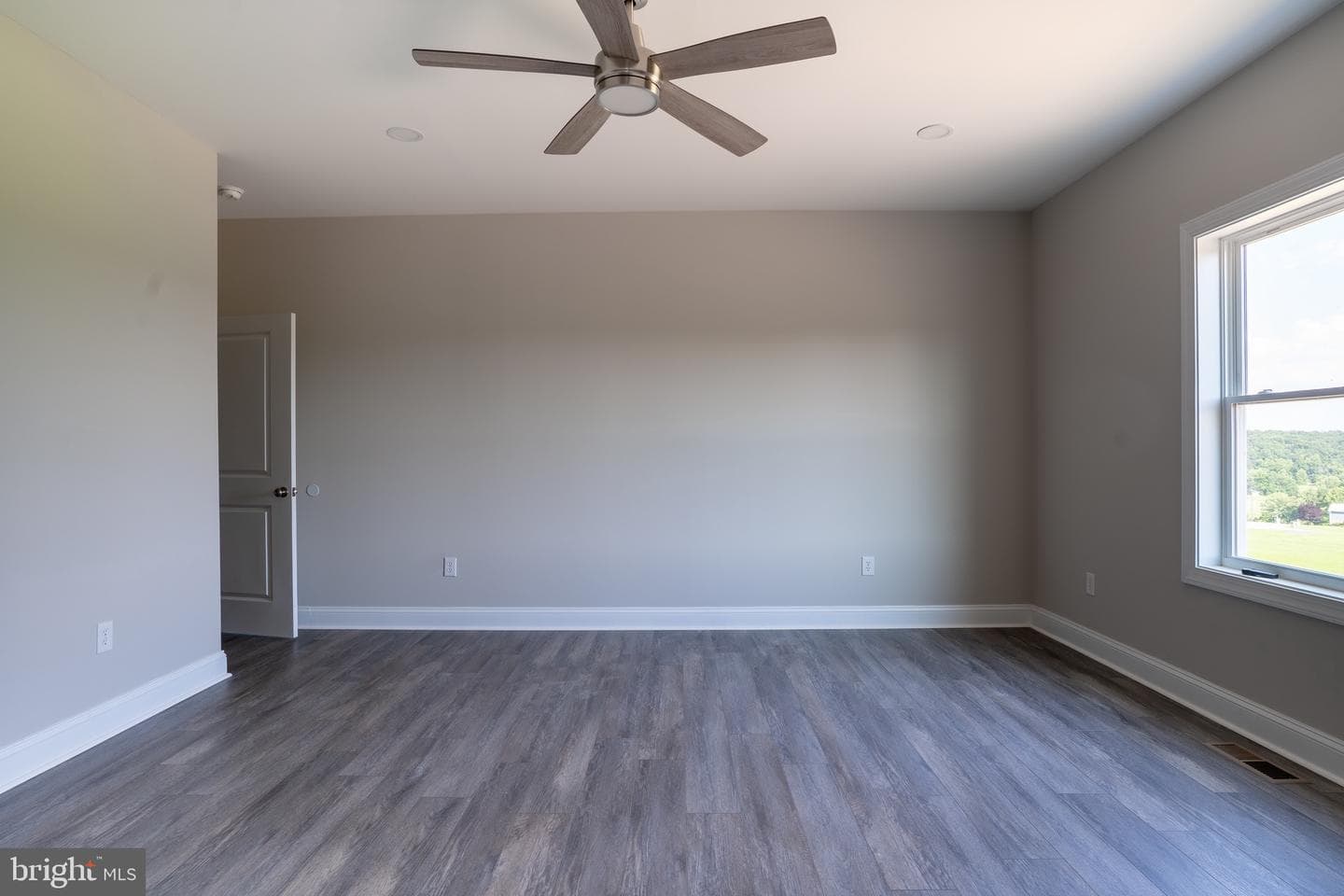 645 Slonaker Lane photo 47