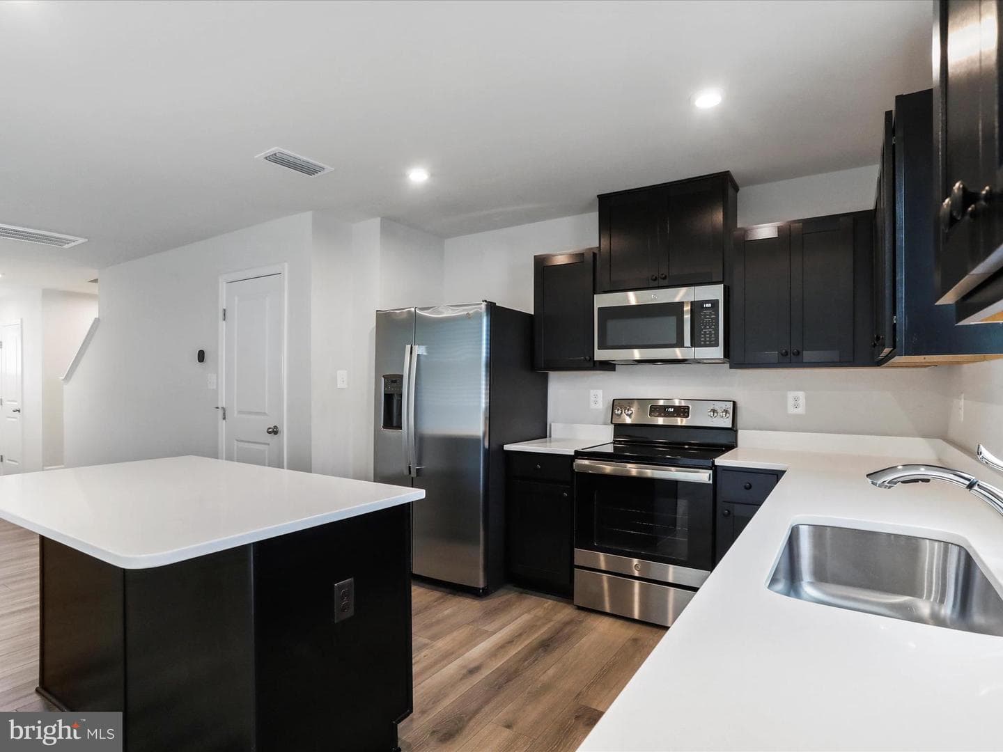 94 Calais Place photo 10
