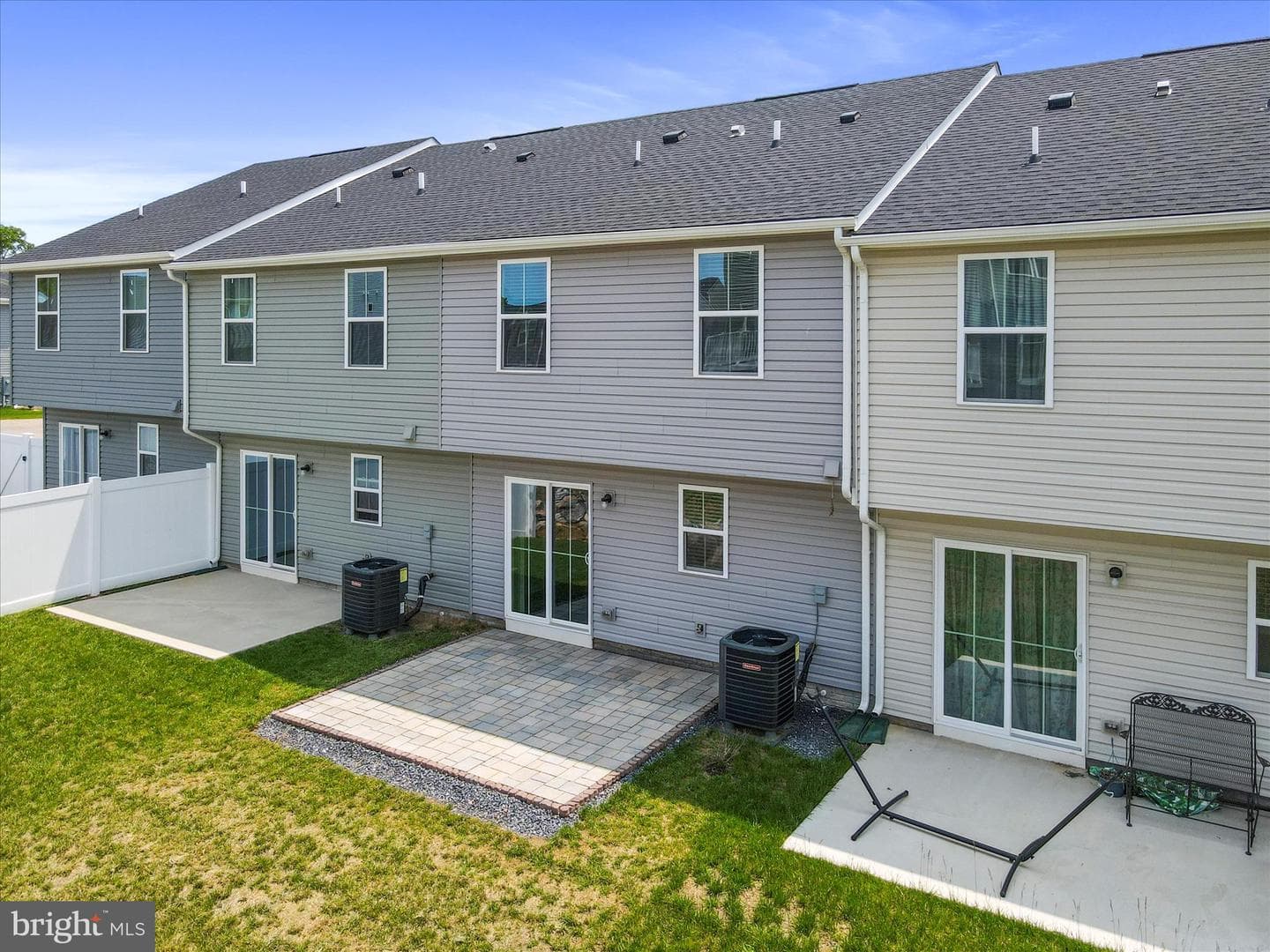 94 Calais Place photo 35
