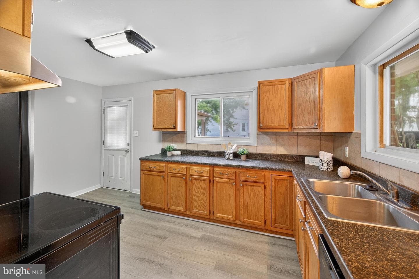 503 N High Street photo 6