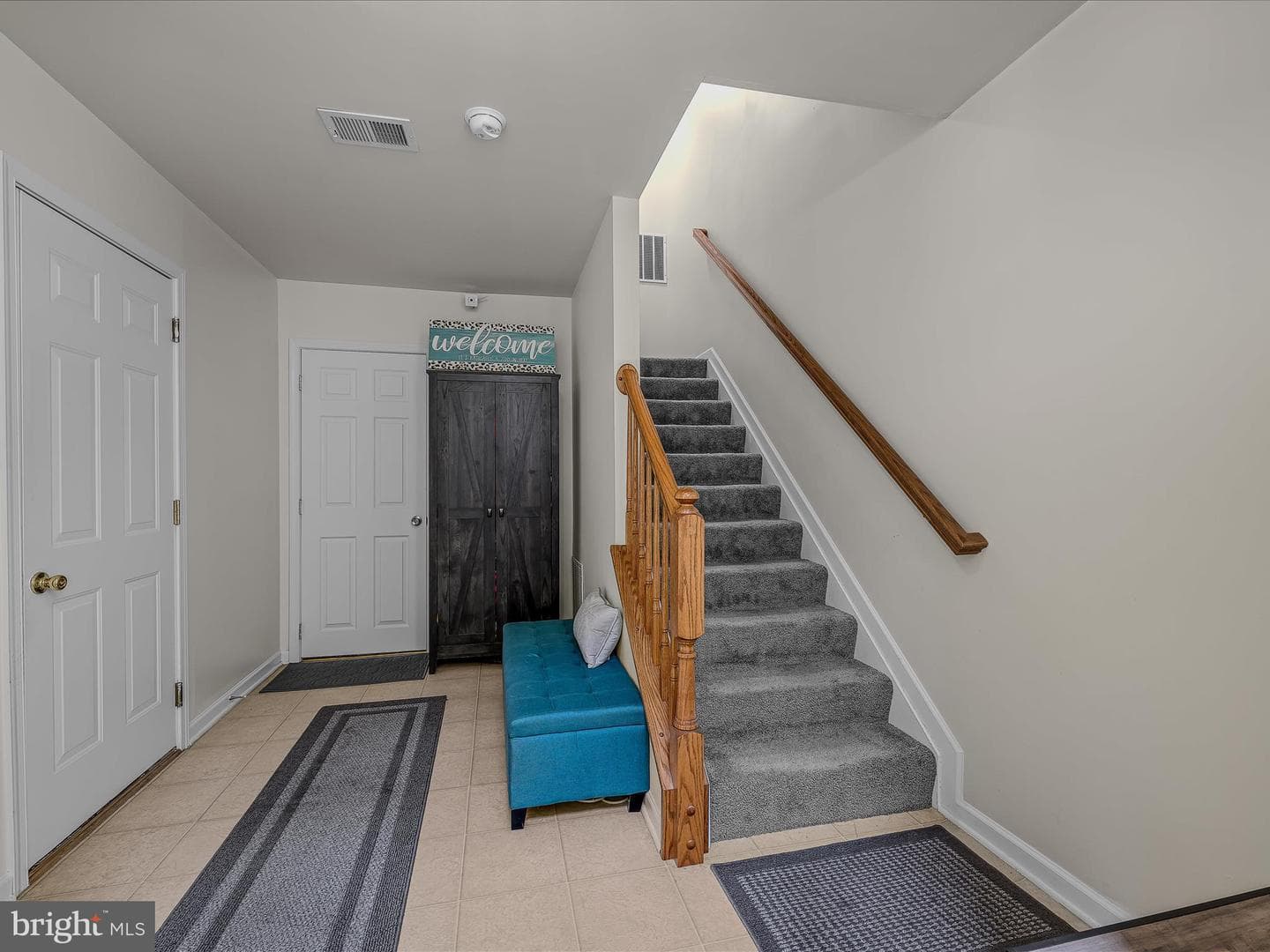 104 Raphael Court photo 3