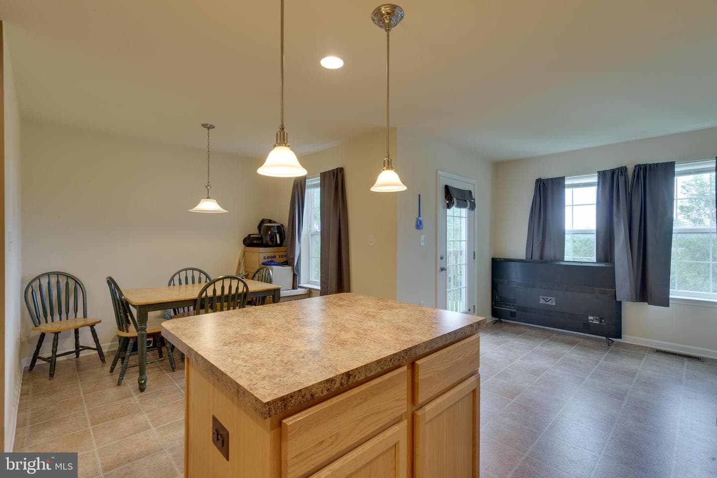 42 Britania Court photo 13