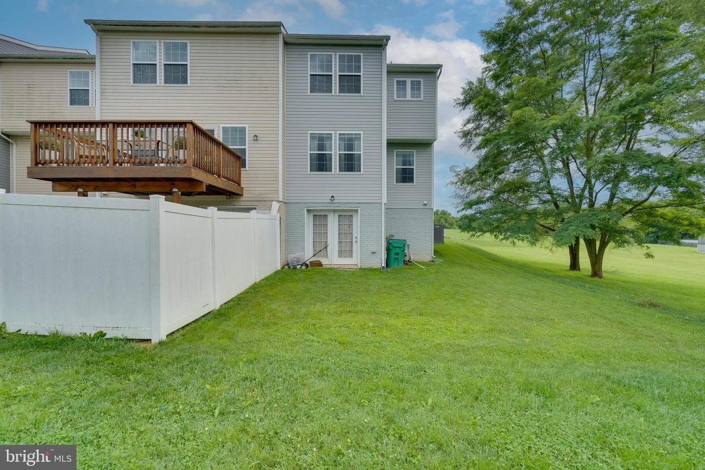 42 Britania Court photo 4