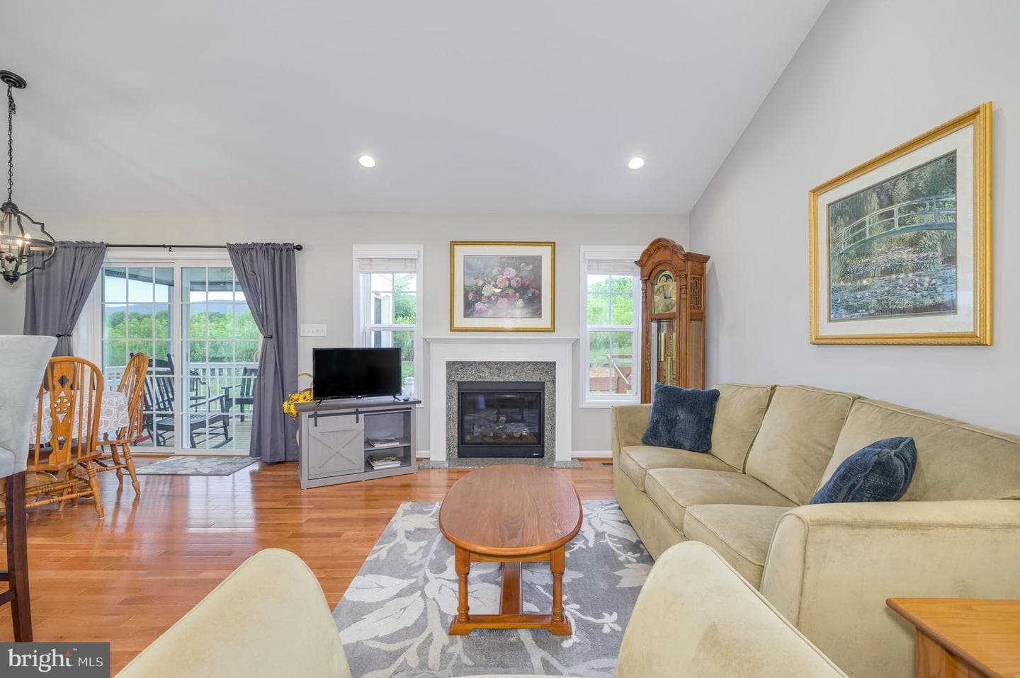 61 Twickenham Drive photo 34