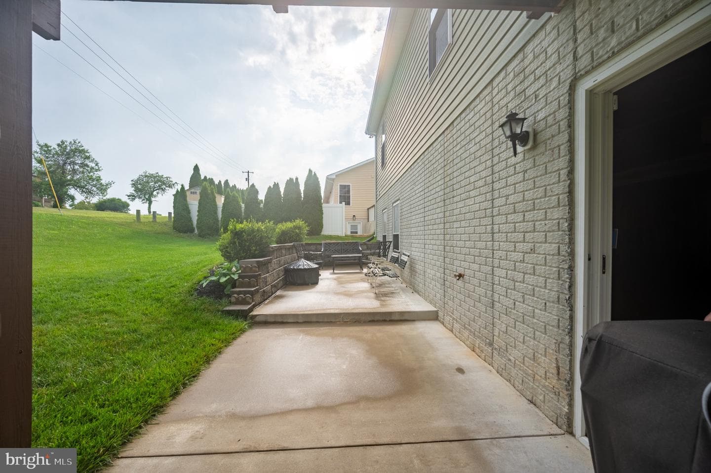 494 Ives Street photo 32