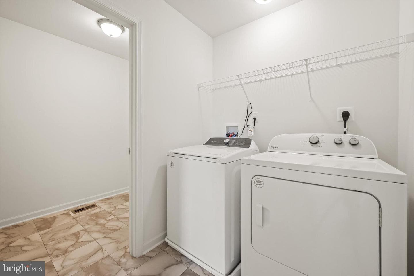 379 Eurasian Drive photo 27