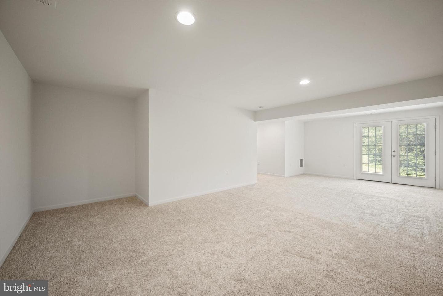 379 Eurasian Drive photo 29