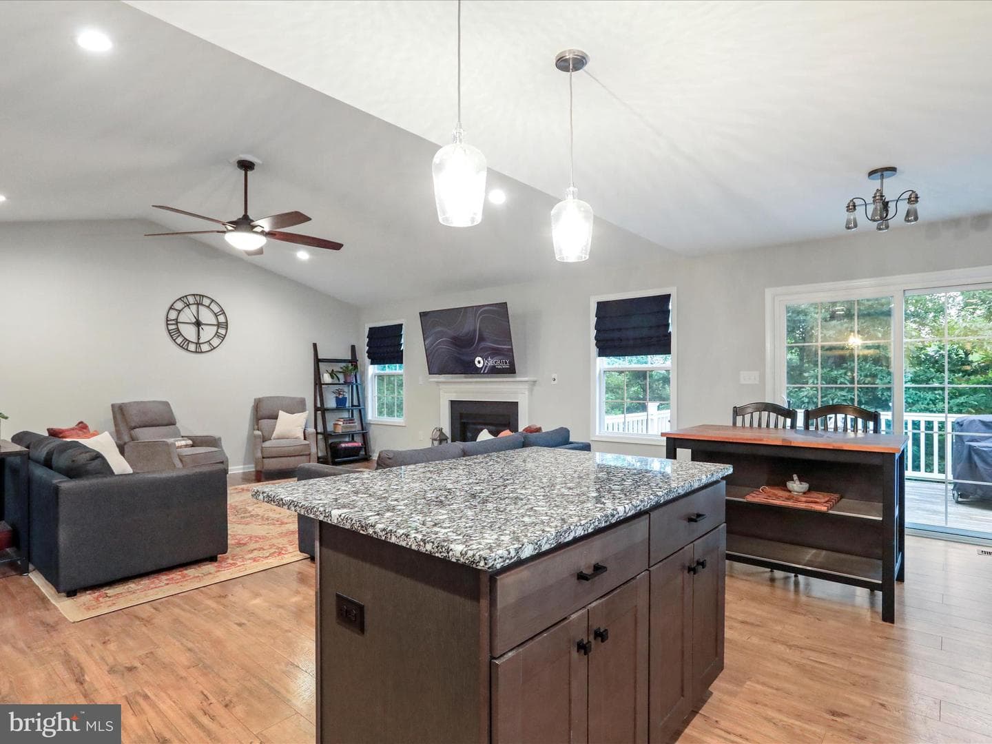443 Executive Way photo 16