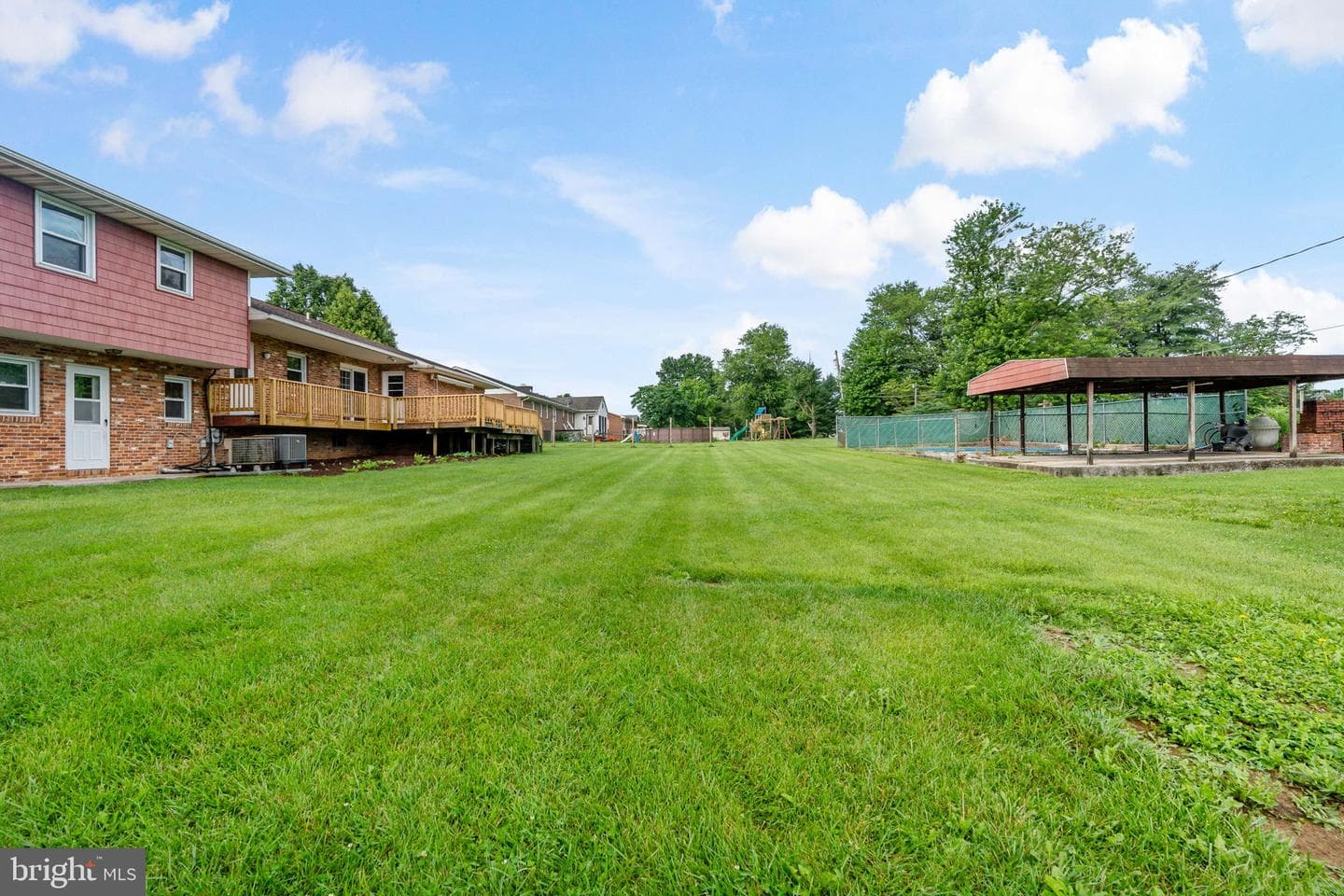 319 Hermitage Drive photo 4