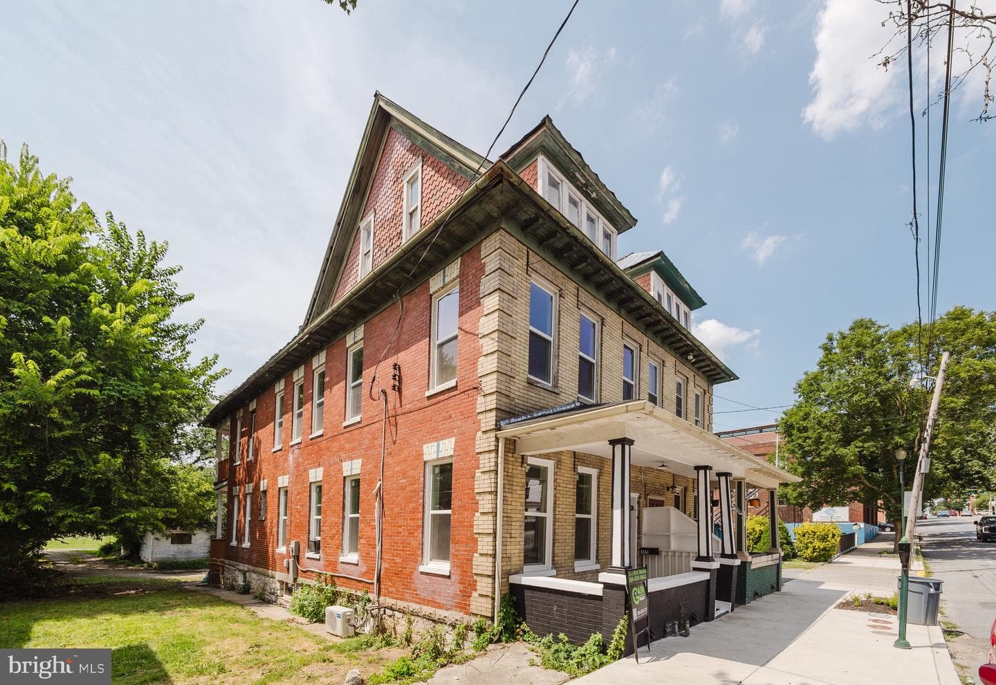 315 S Queen Street photo 3