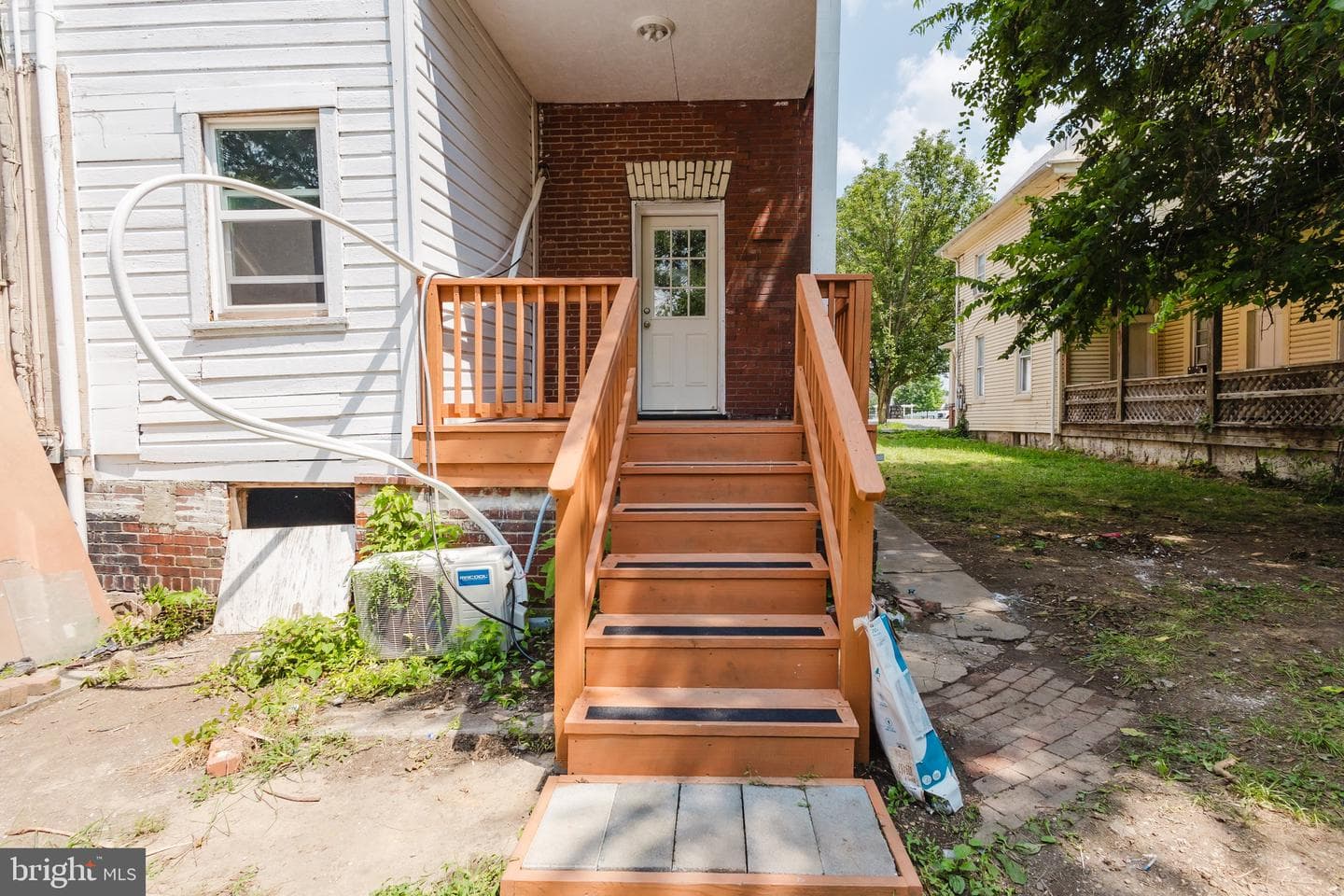 315 S Queen Street photo 32