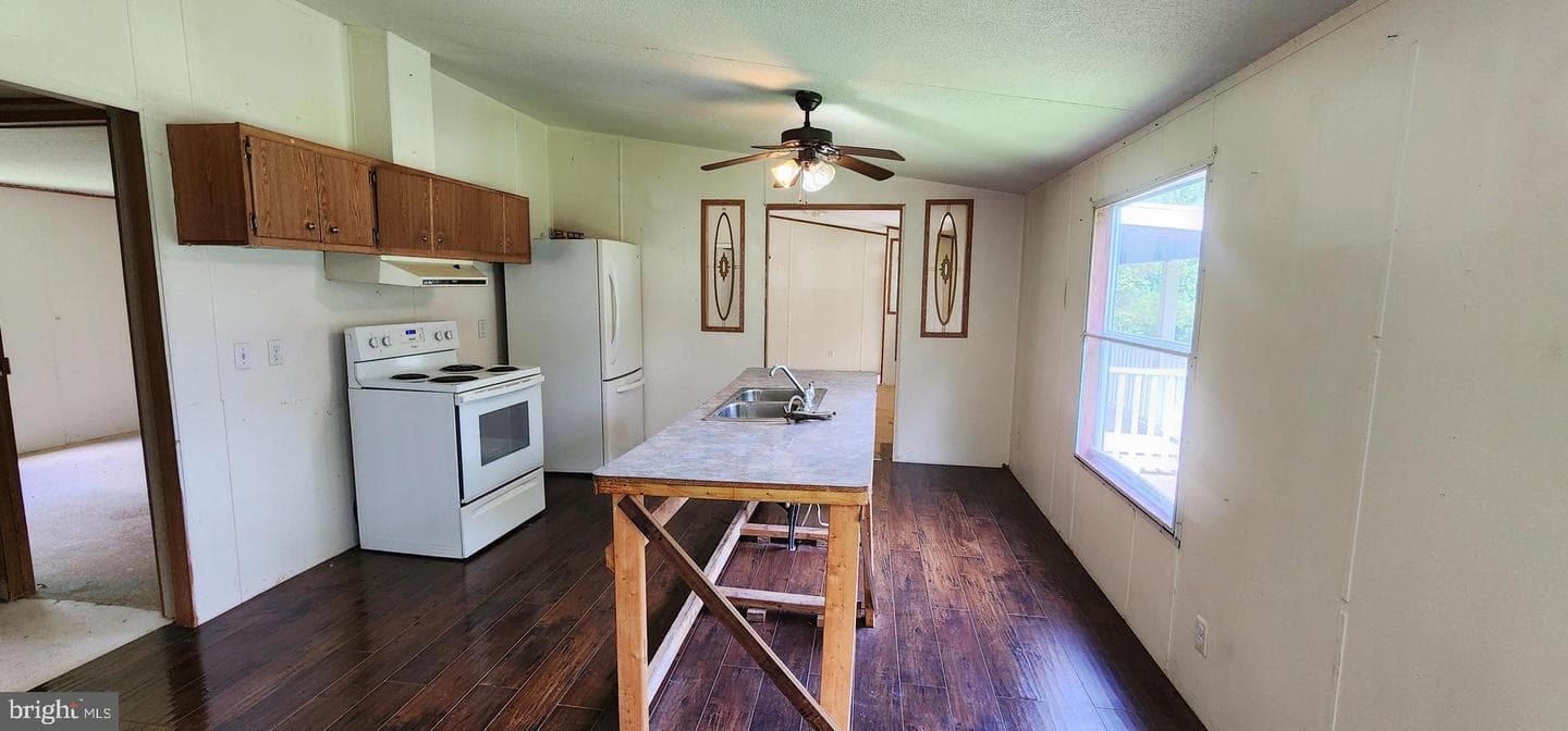194 Flying Dove Lane E photo 7
