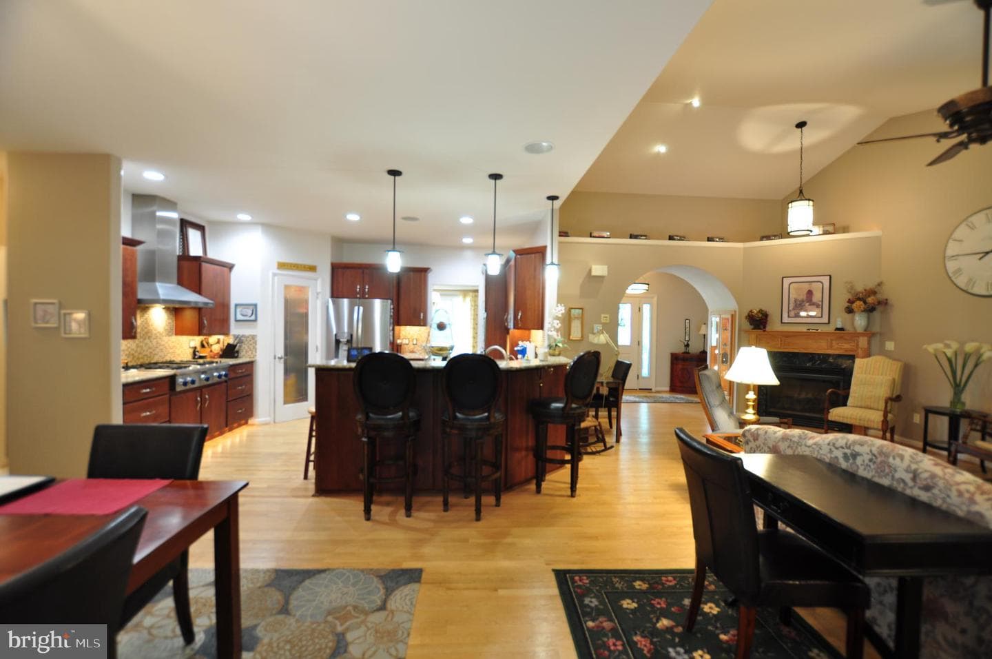451 Appian Way photo 32