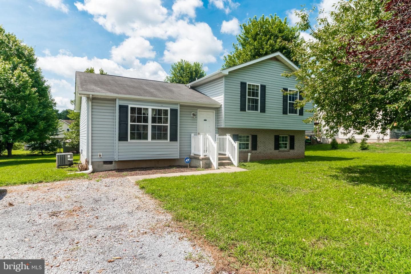 153 Wendover Drive photo 1