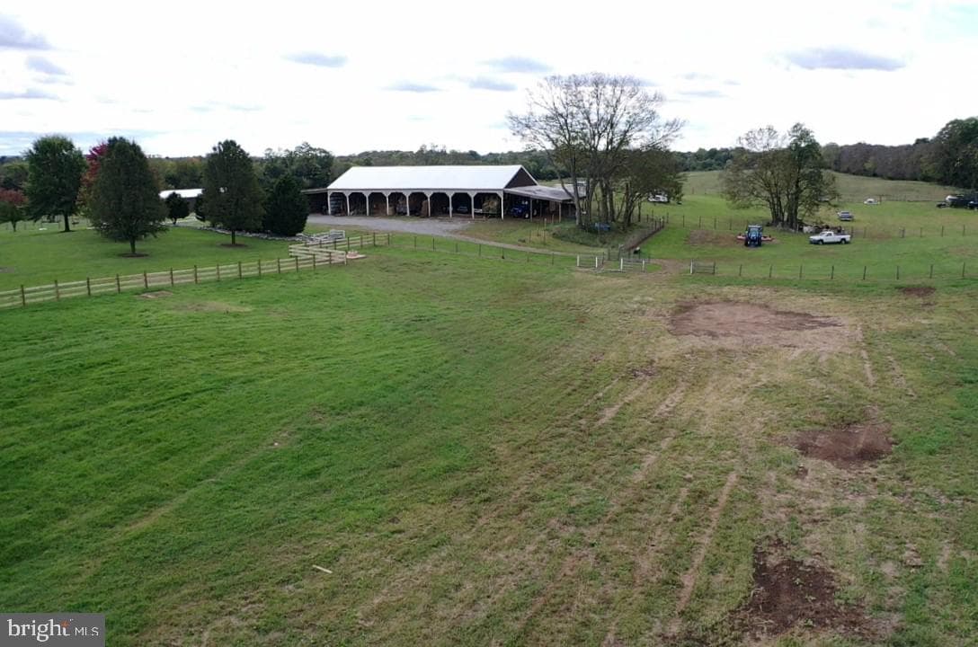 590 Carlyle Road photo 20
