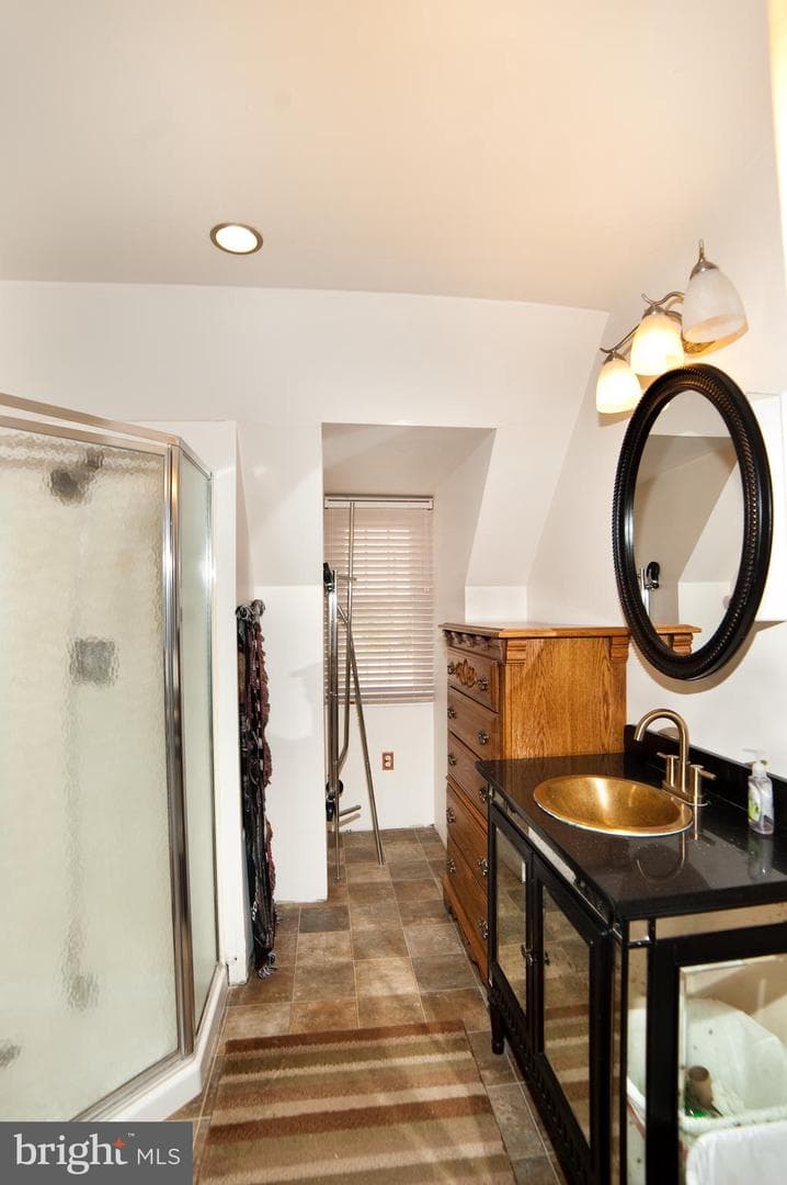 590 Carlyle Road photo 31