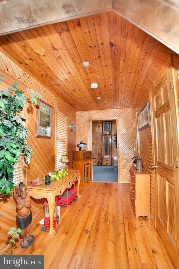 590 Carlyle Road photo 32