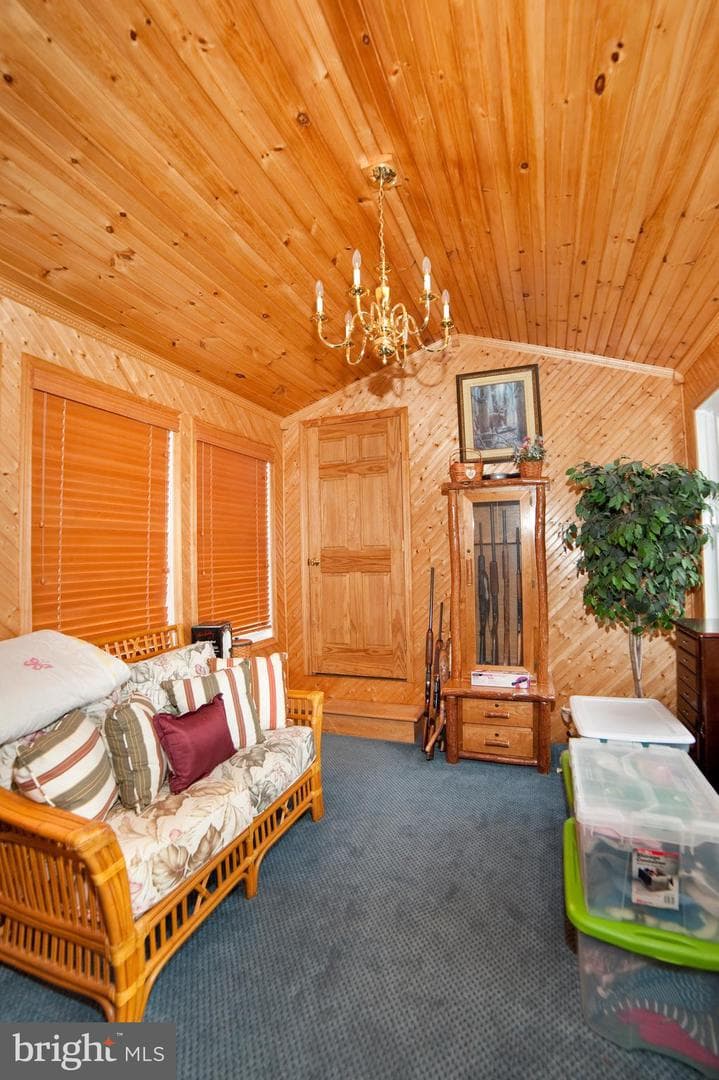 590 Carlyle Road photo 33