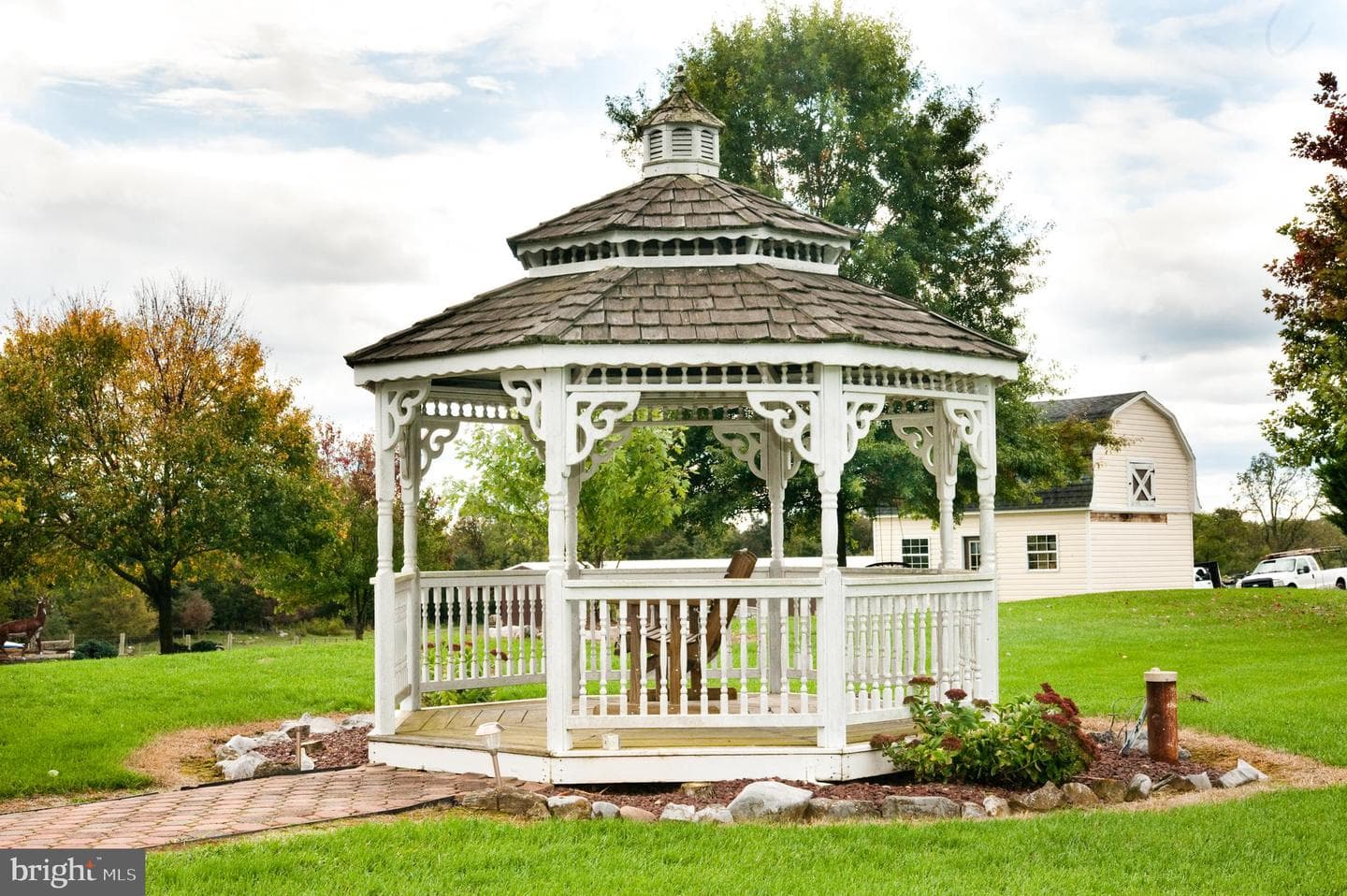 590 Carlyle Road photo 60