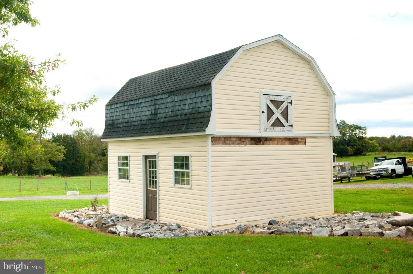 590 Carlyle Road photo 61