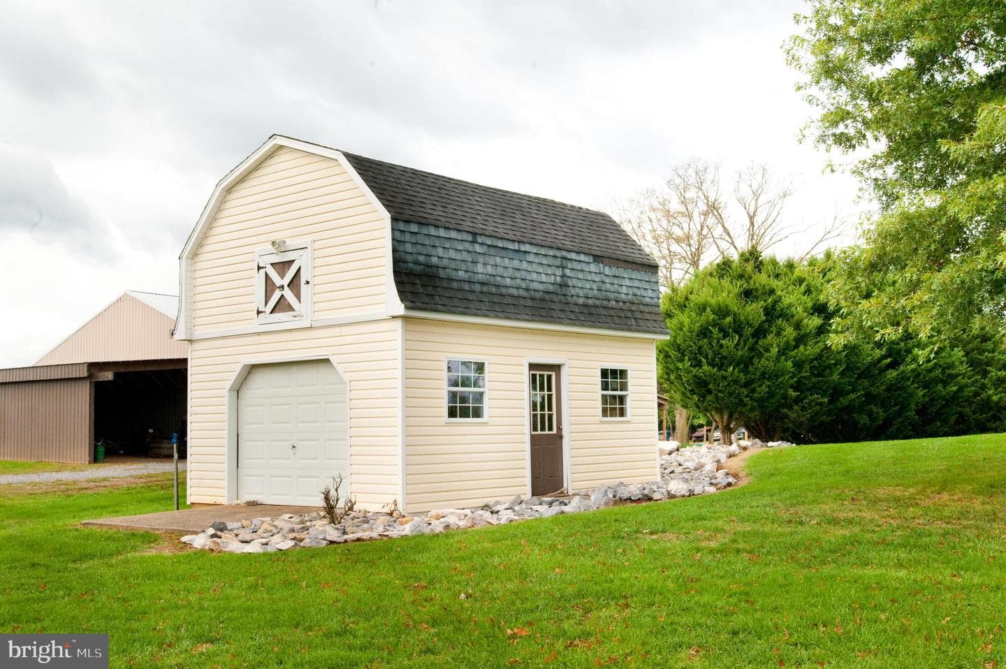 590 Carlyle Road photo 62