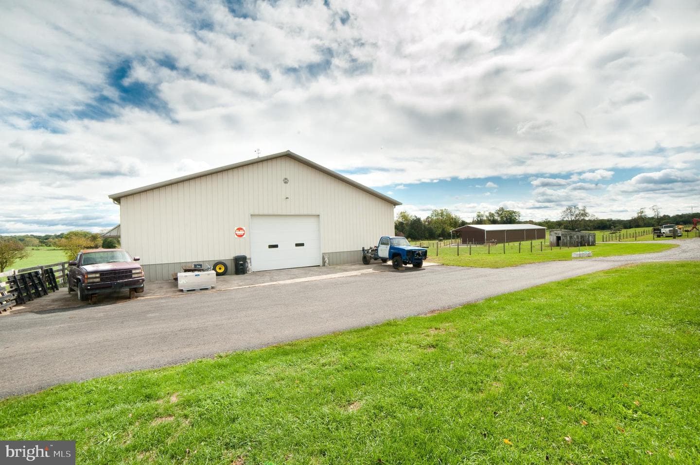 590 Carlyle Road photo 66