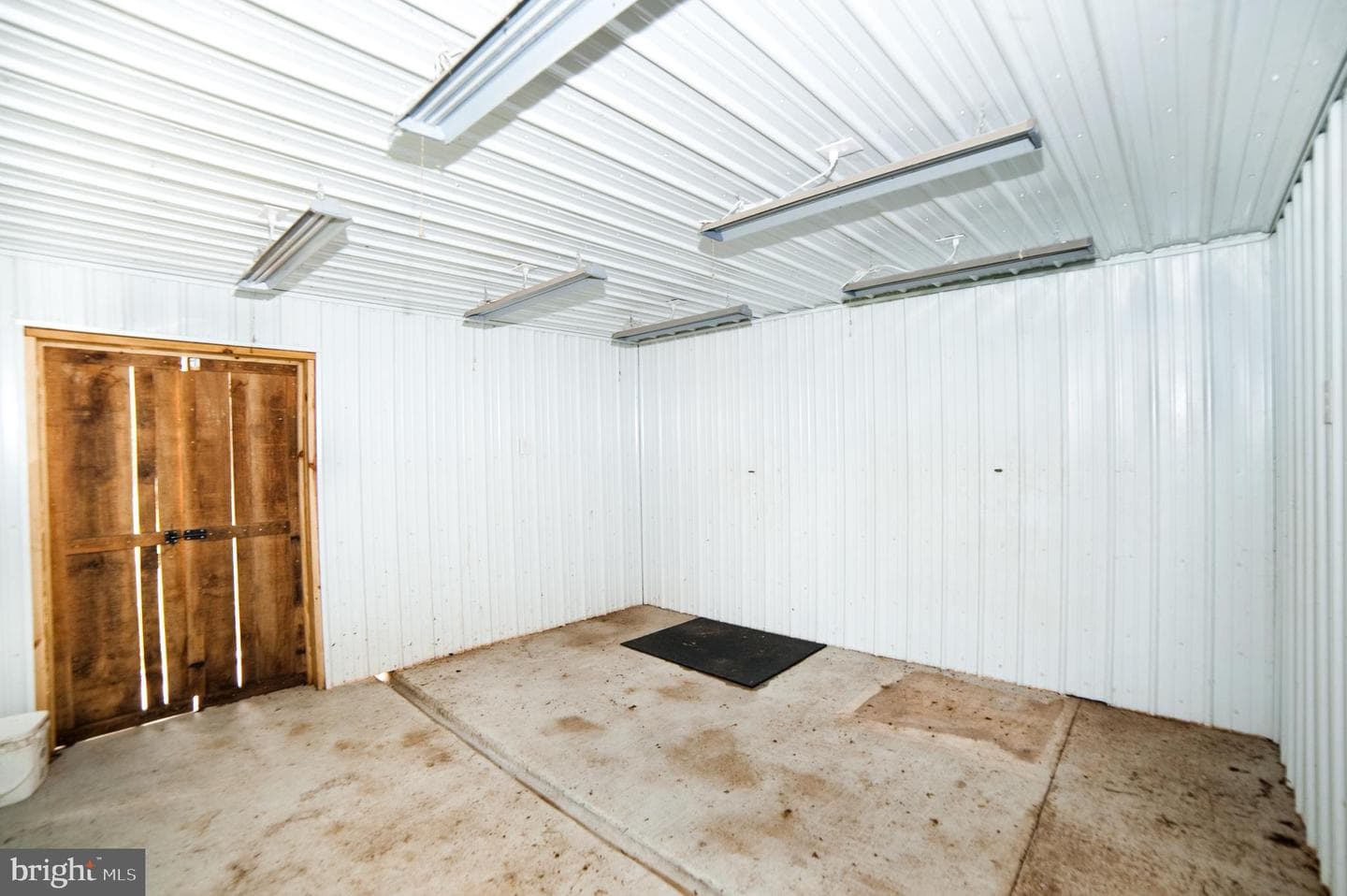 590 Carlyle Road photo 72