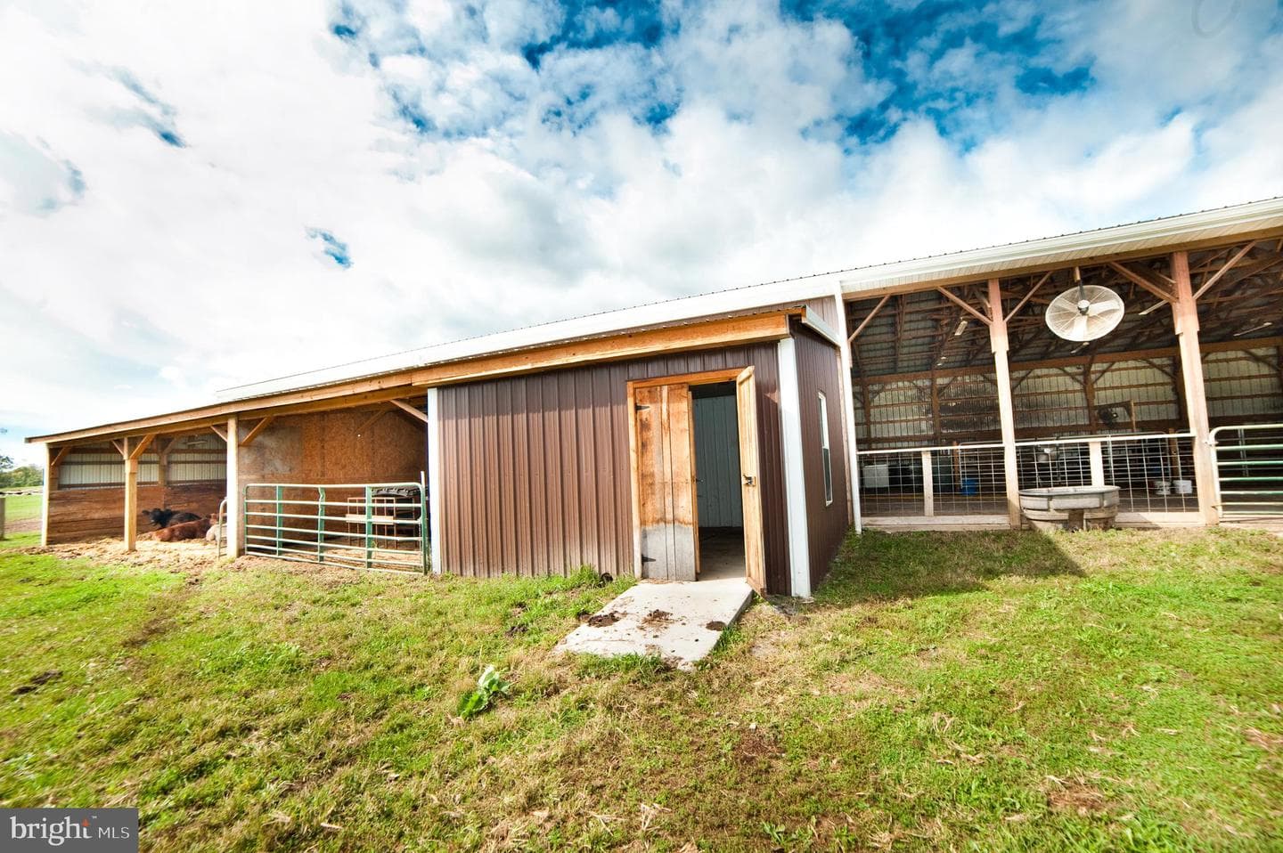 590 Carlyle Road photo 74