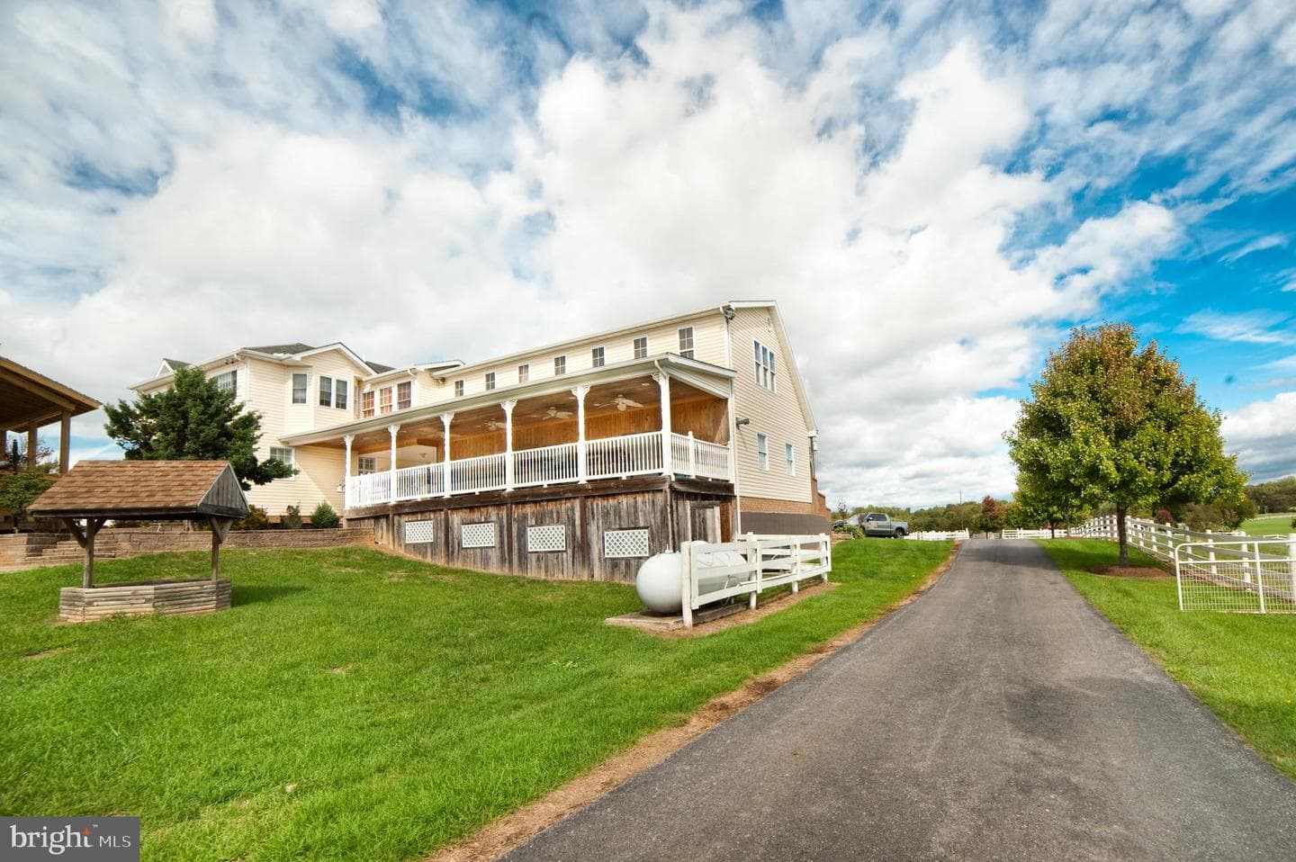 590 Carlyle Road photo 75