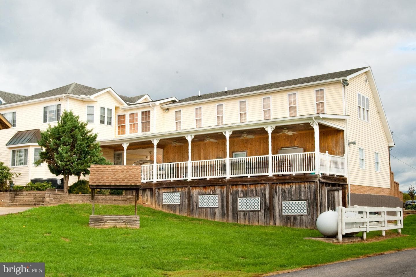 590 Carlyle Road photo 9