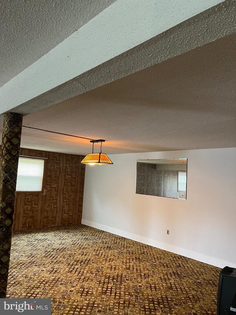 905 Hillcrest Drive photo 29