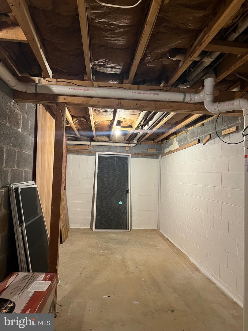 905 Hillcrest Drive photo 37