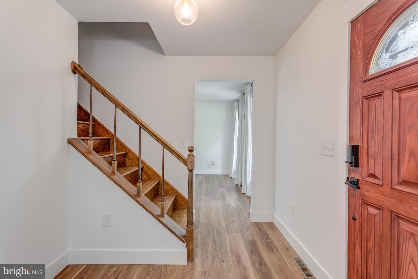 919 Hillcrest photo 11