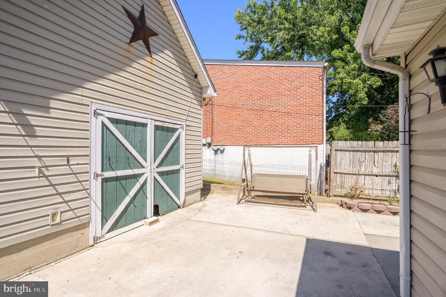 485 Porter Avenue photo 19