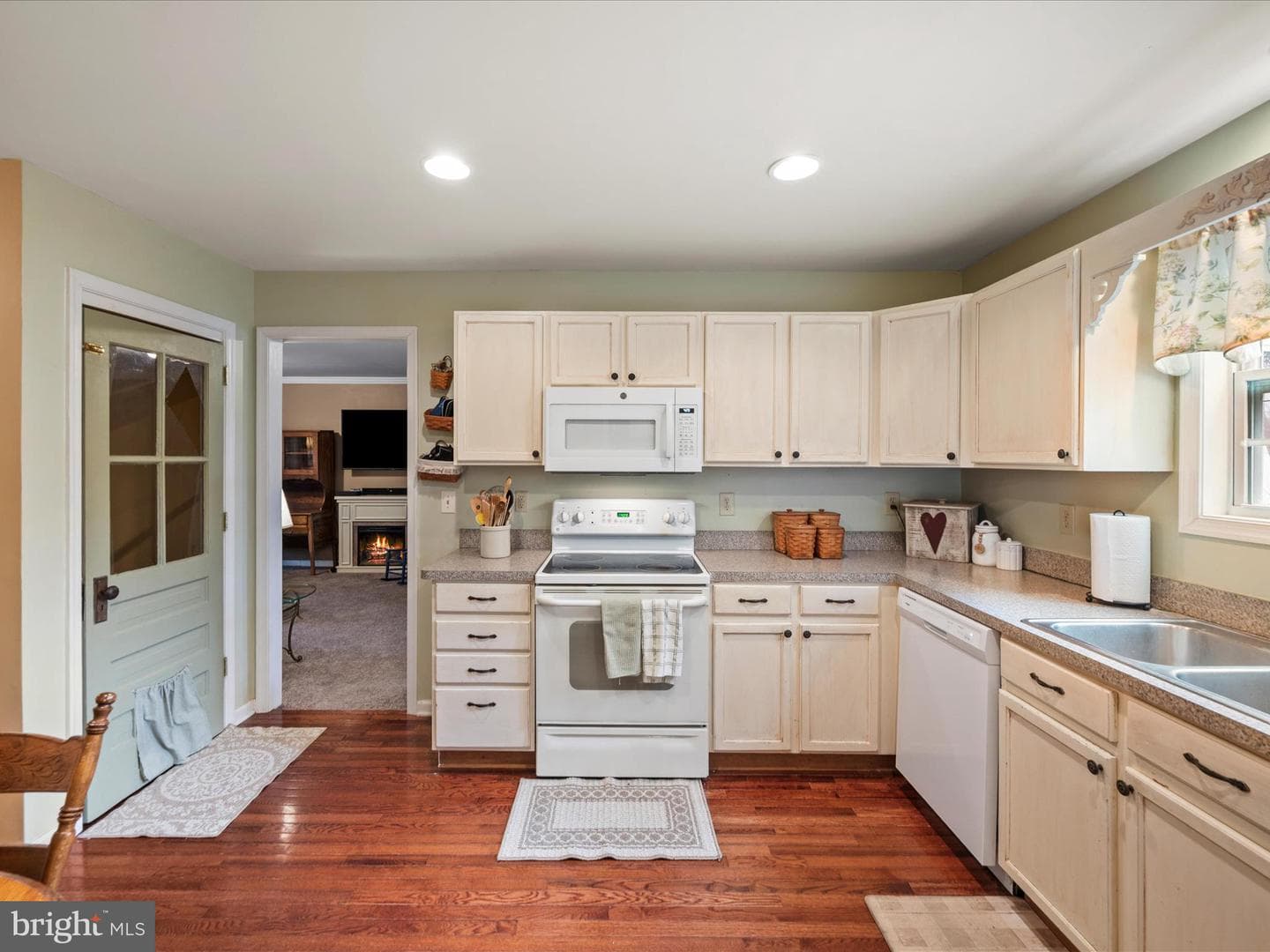 306 Ford Circle photo 9