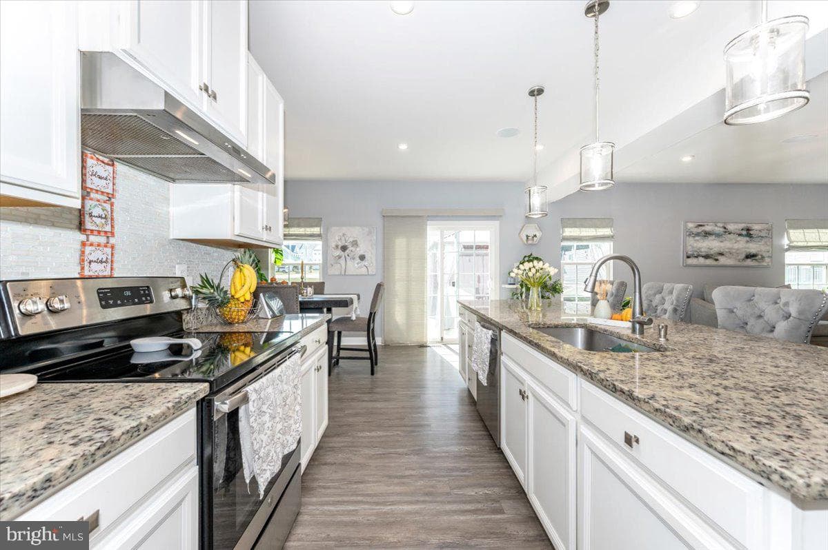 76 Vancouver Place photo 16