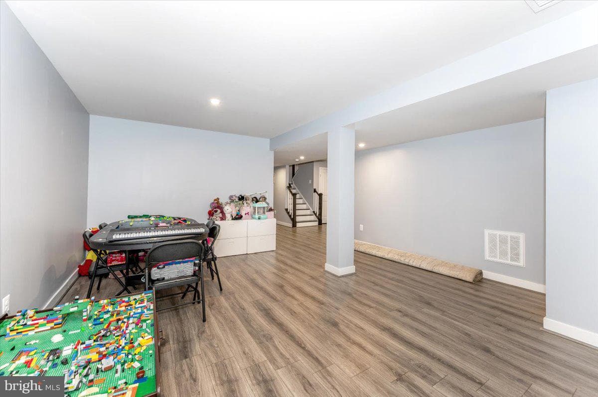 76 Vancouver Place photo 43